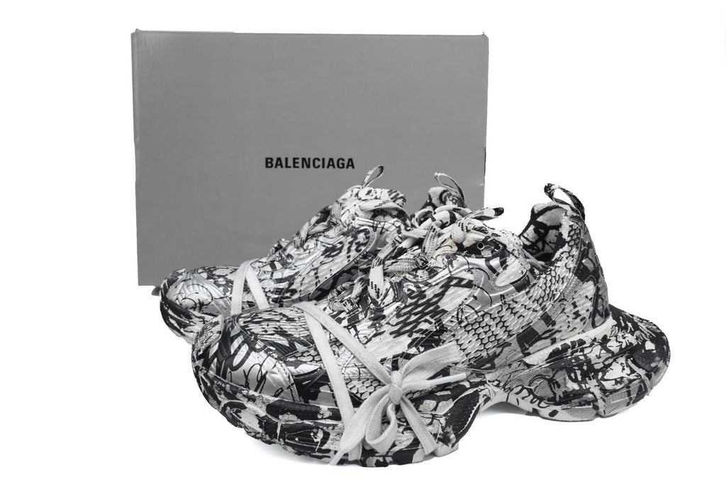 Balenciaga  men's shoes Track 3XL Sneaker – Low-Top Chunky Sole runners Black and White
