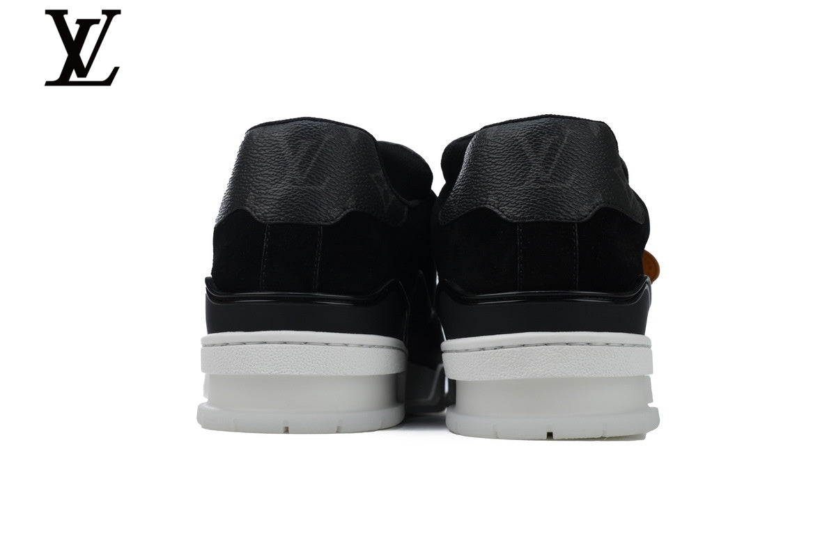 Louis Vuitton Trainer shoes for man  women Sneaker – Black Monogram