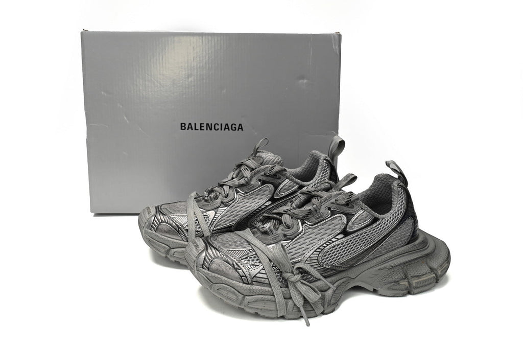 Balenciaga 3XL  men's shoes Track Sneaker – Low-Top Chunky Sole balenciaga runners grey