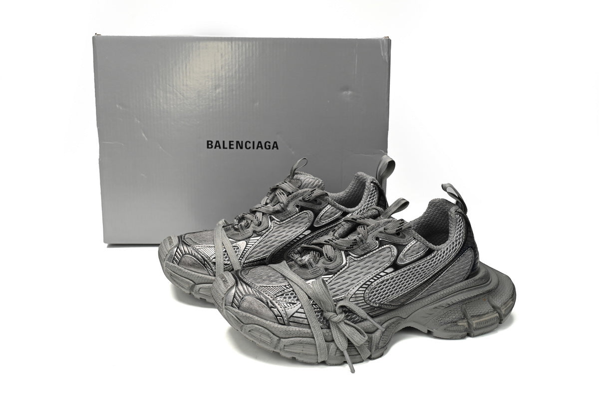 Balenciaga 3XL  men's shoes Track Sneaker – Low-Top Chunky Sole balenciaga runners grey