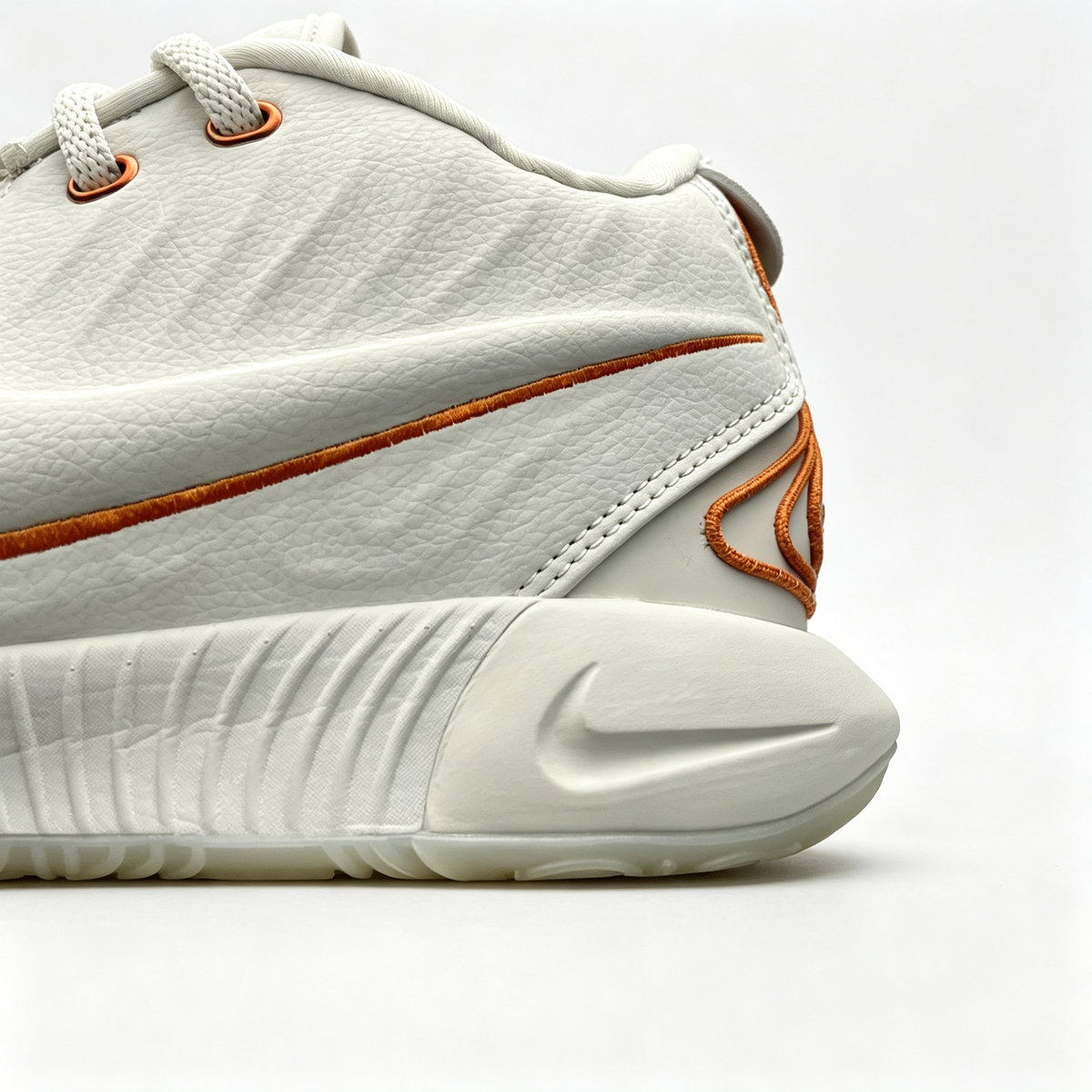 Nike LeBron 21 Low-Top Basketball Shoes