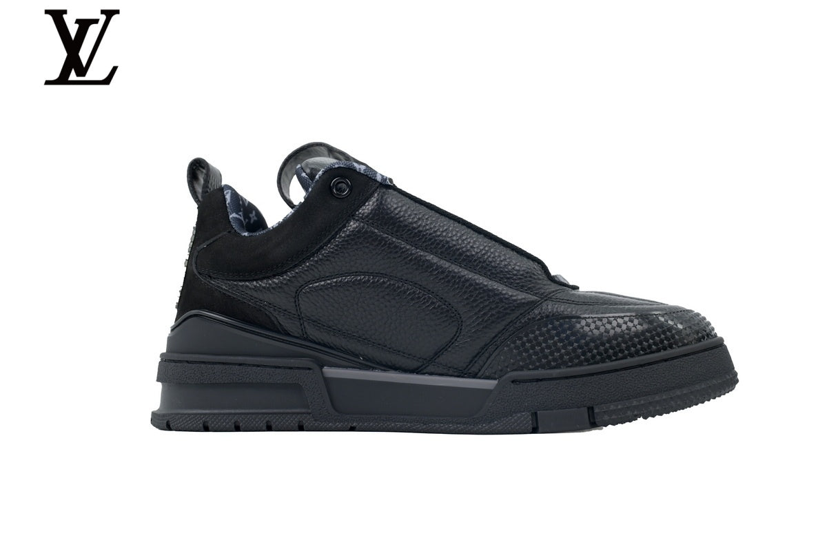 Louis Vuitton Trainer  shoes for man  women Sneaker – White Embossed Monogram
